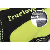 Chaussure pour chien Shoe portée lors d'une promenade - Bandes réfléchissantes visibles